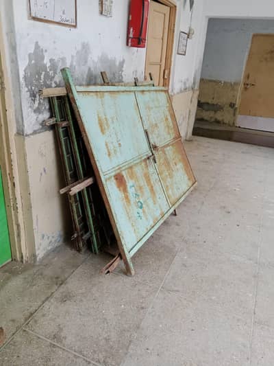Garder Tr Ballay Door window