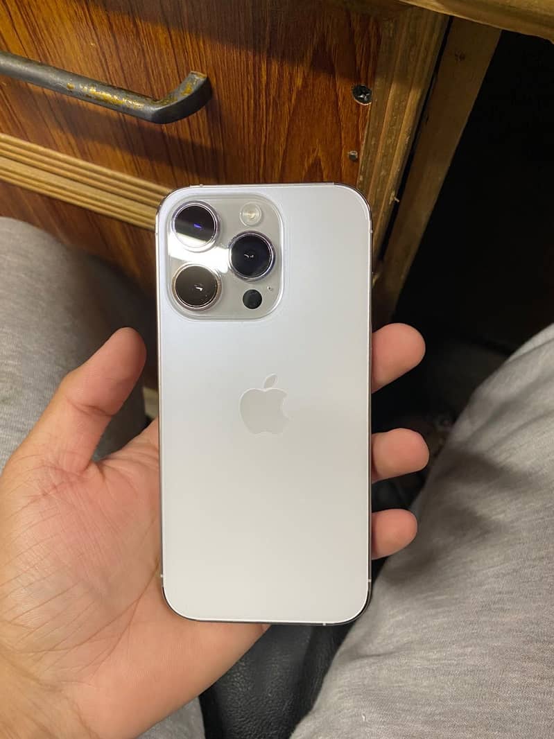 Apple iPhone 14 Pro 0