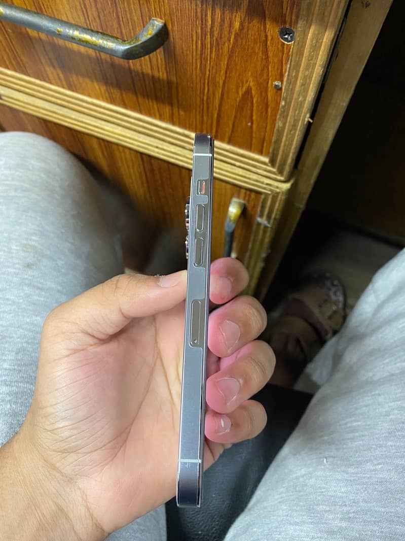 Apple iPhone 14 Pro 4