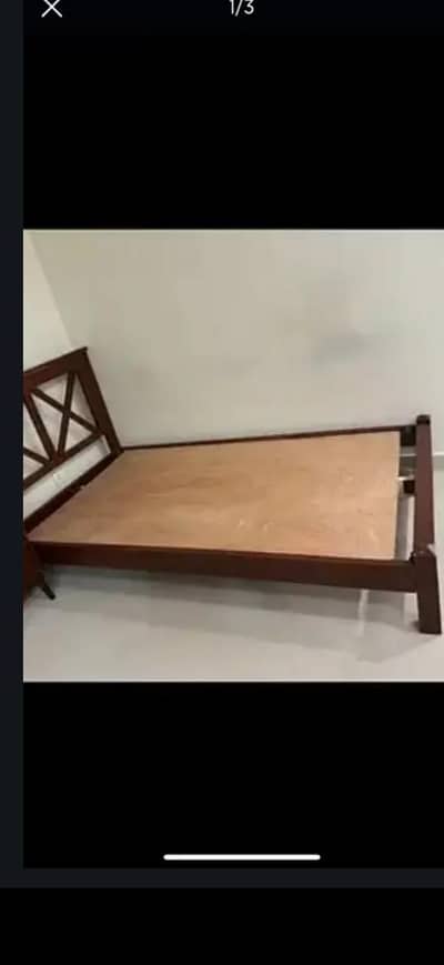 single bed (3.5×6.5) with side table 30/30/16