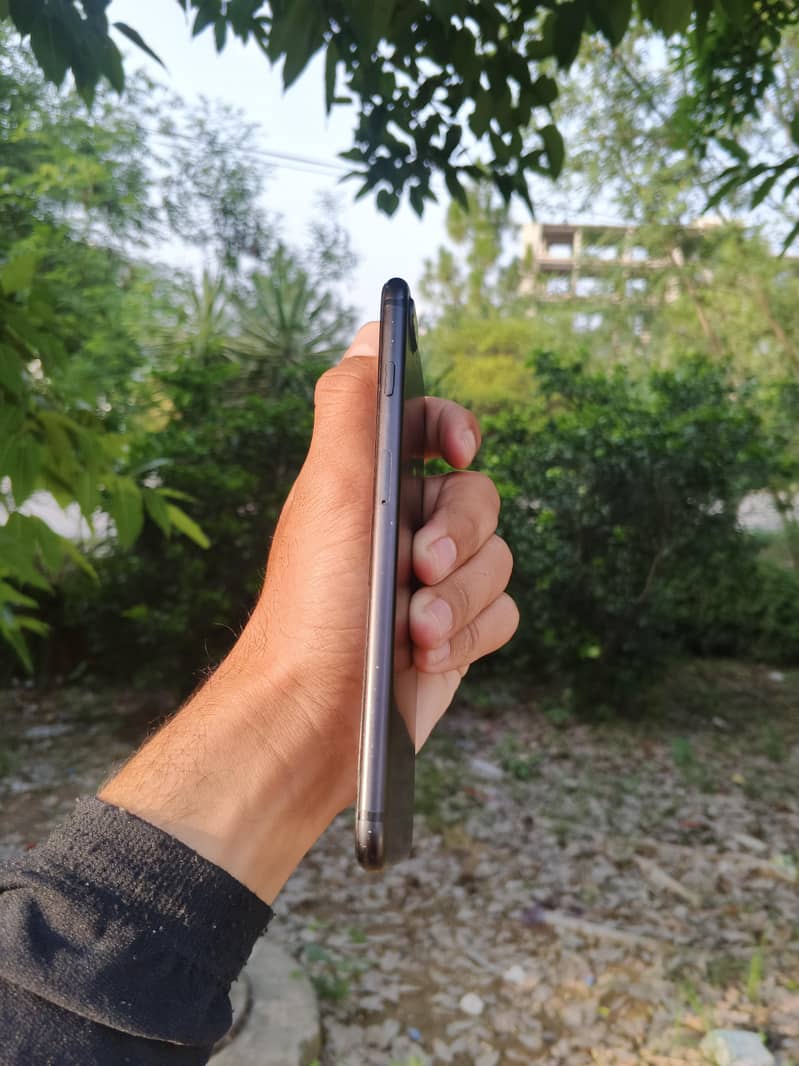 Apple iPhone 7 Plus 3