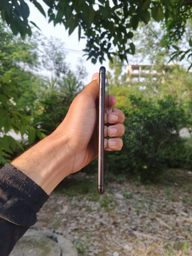 Apple iPhone 7 Plus 4