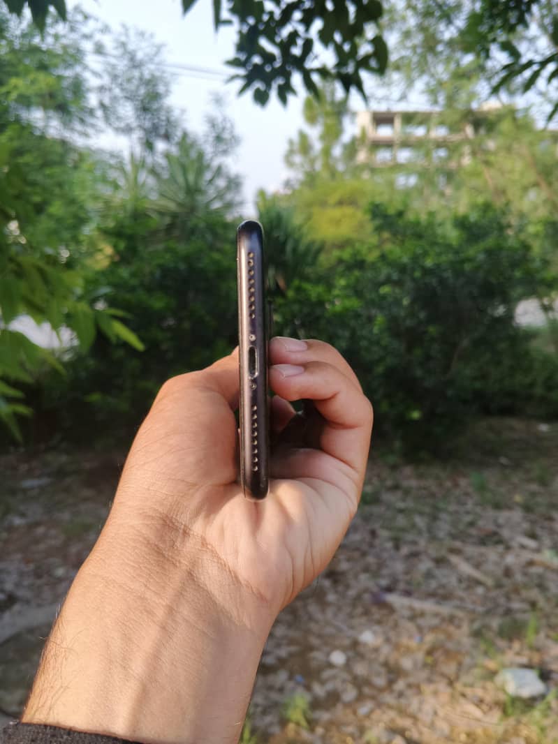 Apple iPhone 7 Plus 5