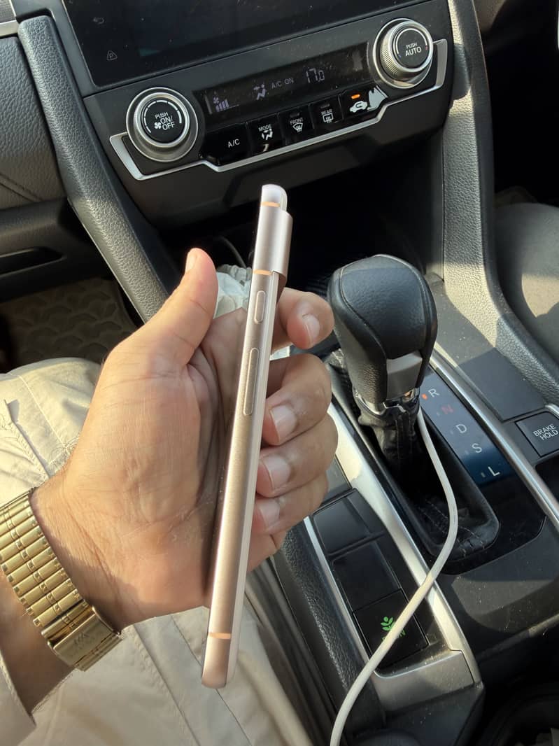 Google Pixel 8 2
