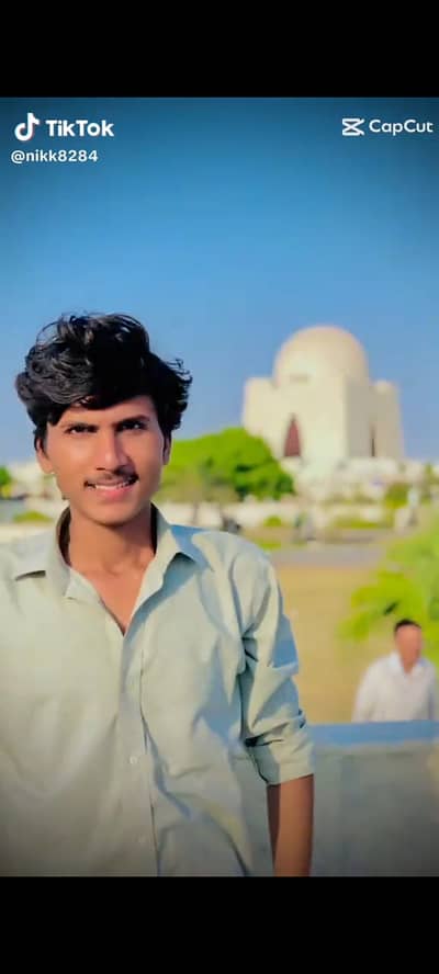 Main pizza maker hun or Burger banana janta  hn he job ki zaroorat Hy