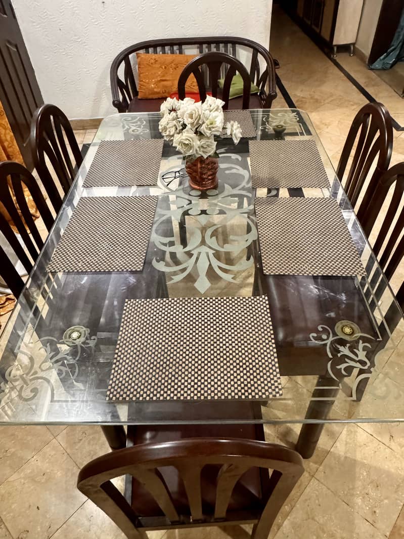 Dining table 0