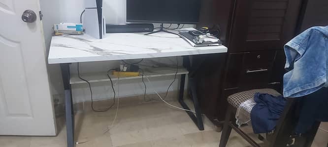 Stylish K-Leg Gaming & Study Table for Room - Quick Sale