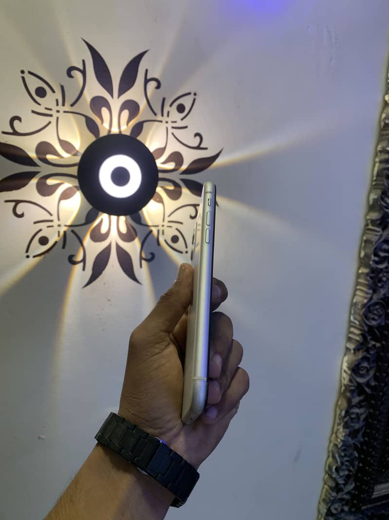 Apple iPhone 11 3