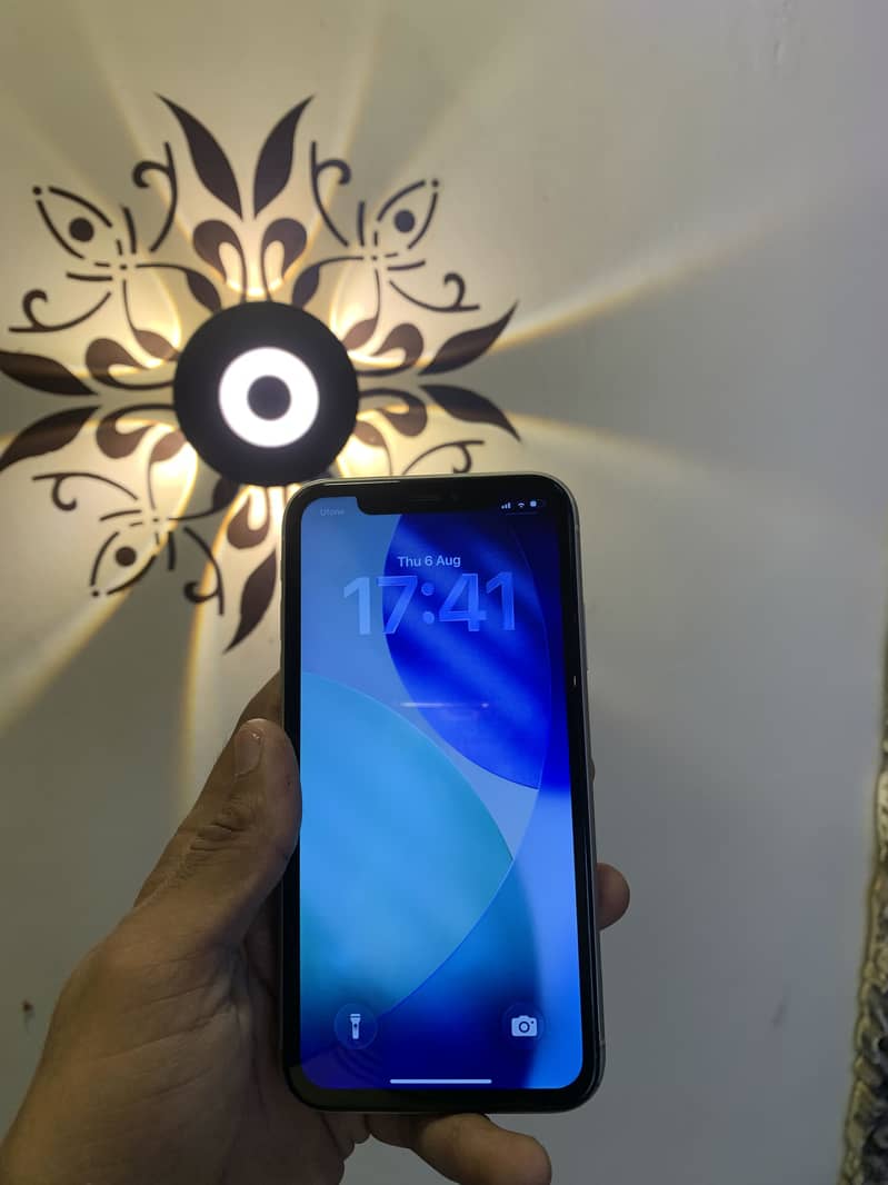 Apple iPhone 11 6