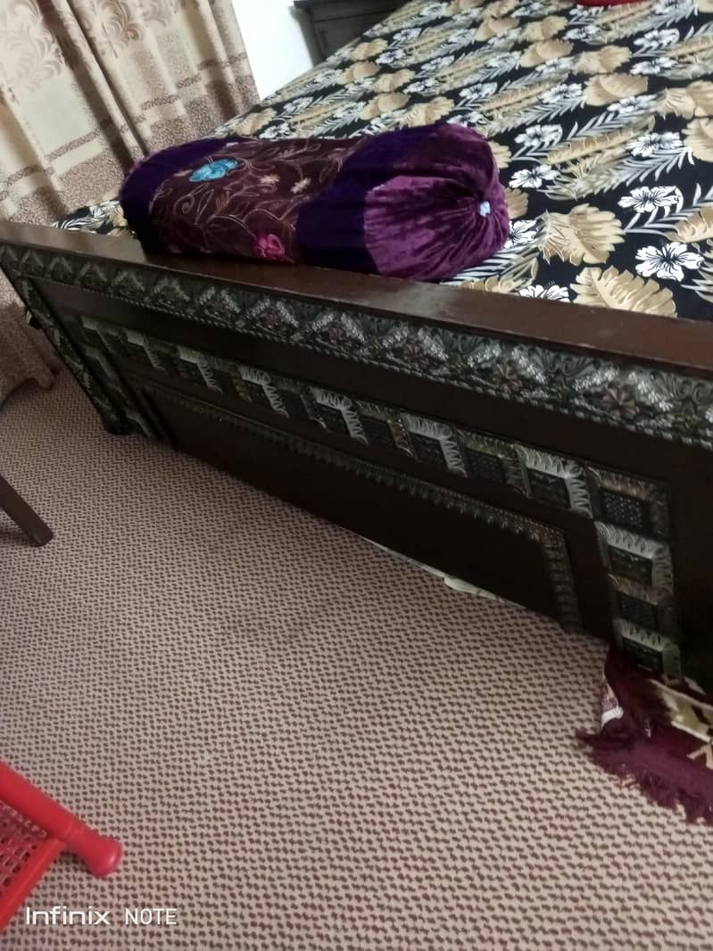 bed & mirror 2