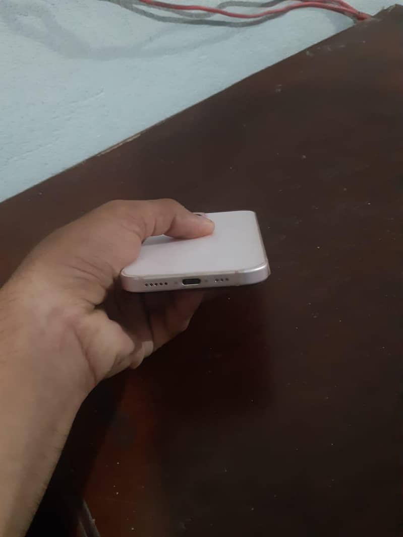 Apple iPhone 15 2