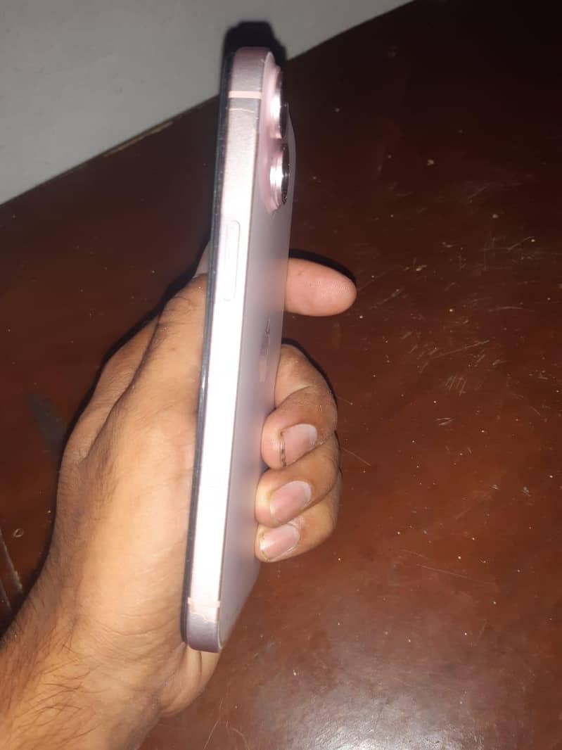 Apple iPhone 15 3