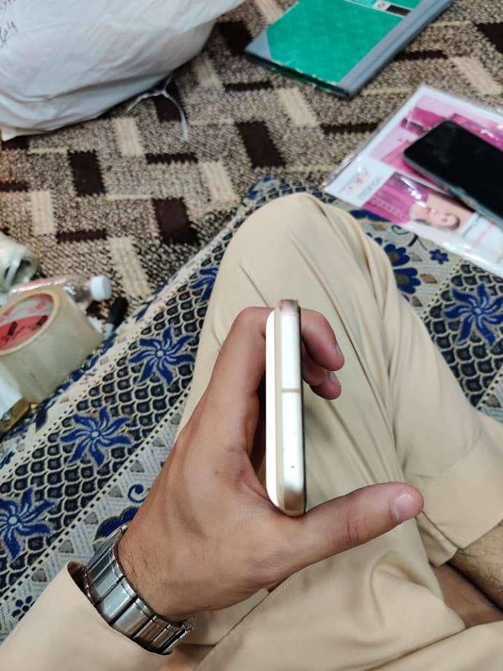 Google Pixel 8 6