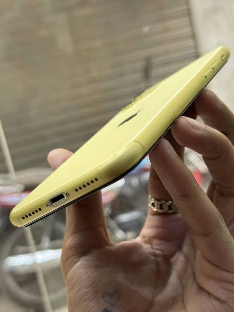 iPhone 11 2