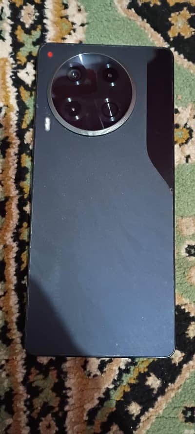 Tecno CAMON 30