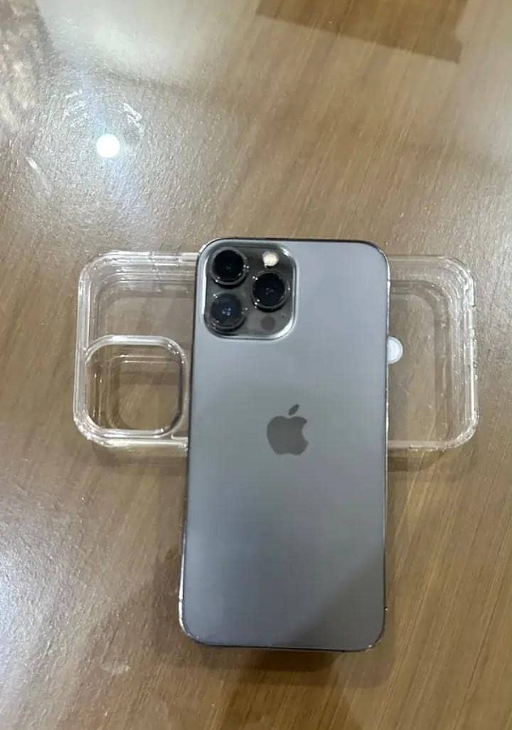 Apple iPhone 13 Pro Max 1