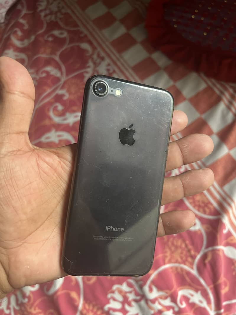 Apple iPhone 7 2
