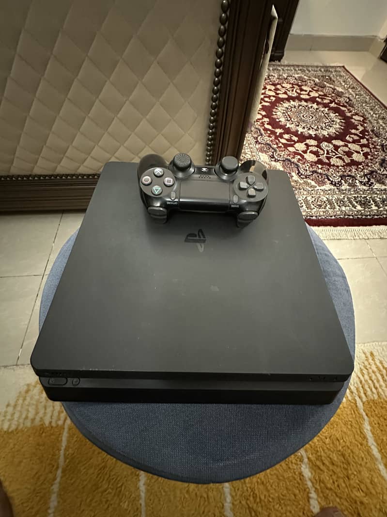 Sony PS 4 Sony with one controller 2