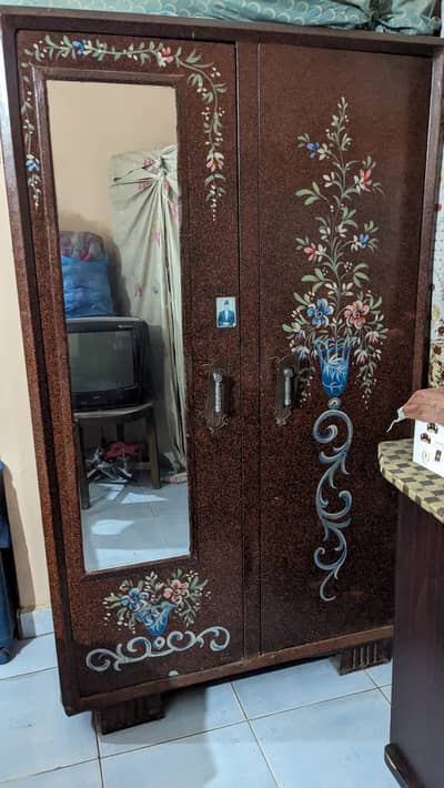 Steel Wardrobe / Iron Almari with Mirror – Good Condition