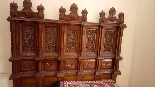 SHEESHAM BED SET| BED,DRESSING TABLE, SIDE TABLES, STOOL,WOODEN LAMPS.