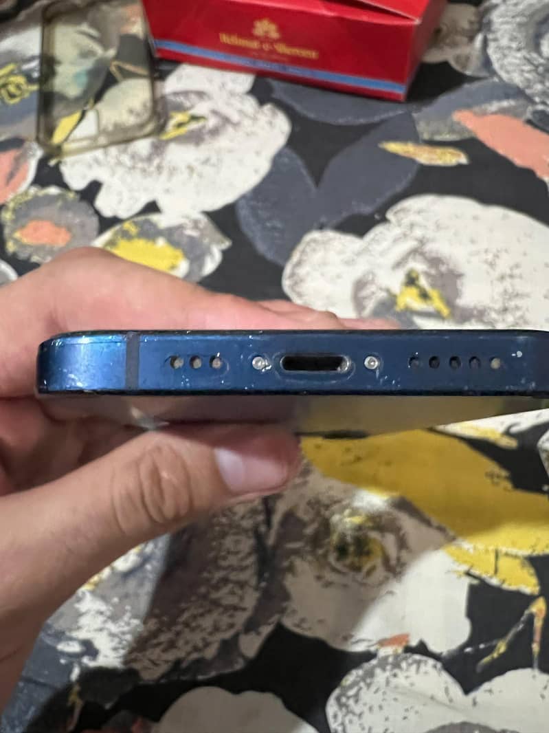 Apple iPhone 12 3