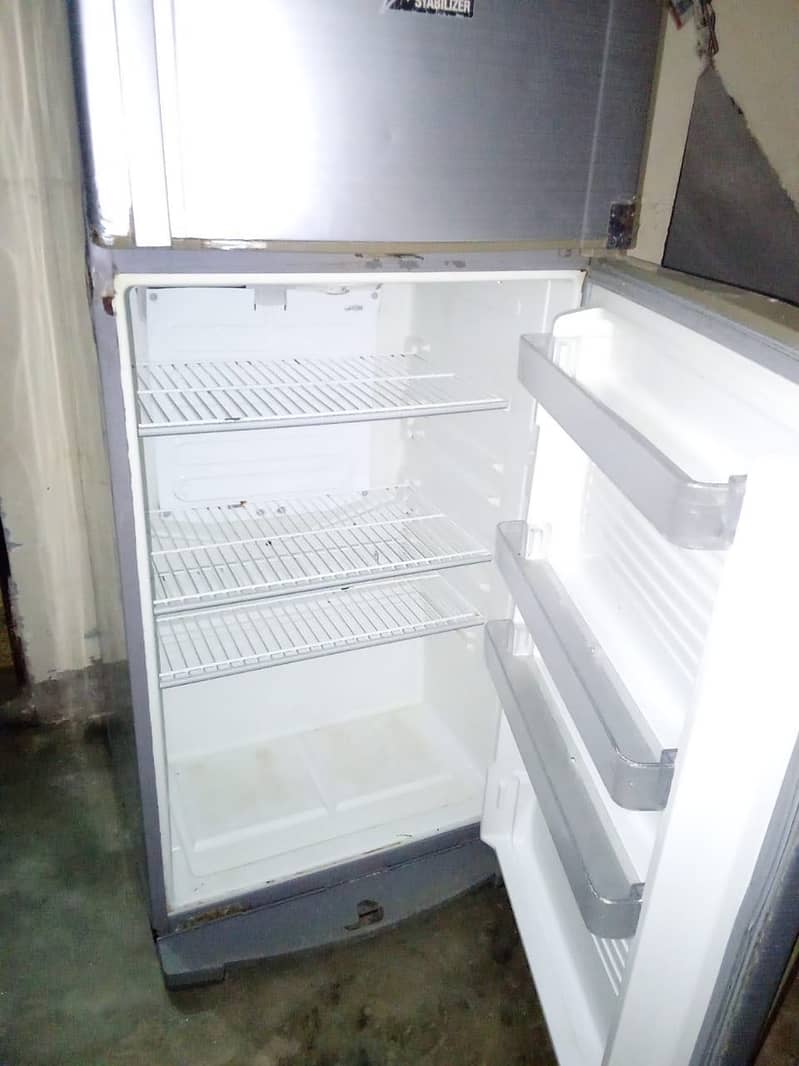Frige medium size 3