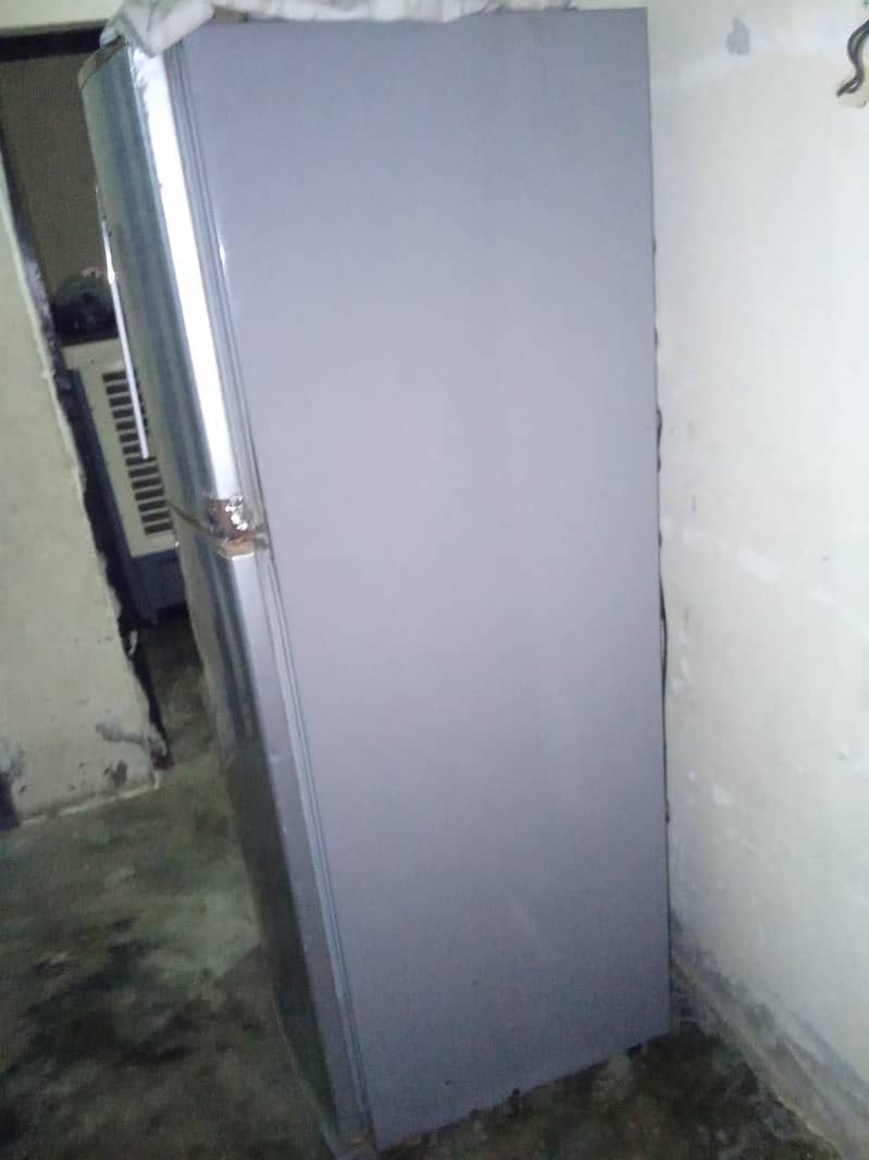 Frige medium size 4
