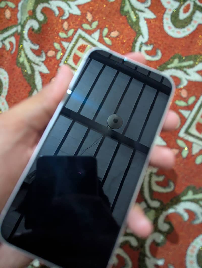 Apple iPhone 13 7