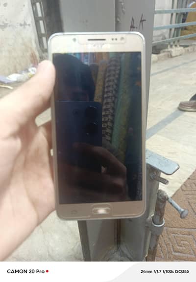 Samsung Mobile J5