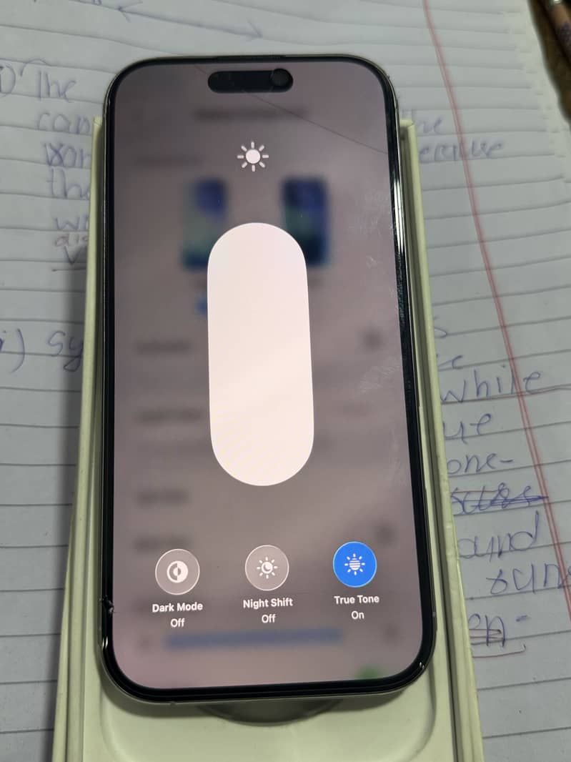 Apple iPhone 16 Pro 10