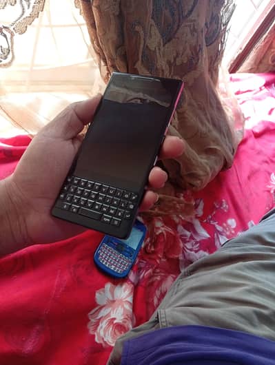BlackBerry key2 6gb64gb h 9.5/10 h non PTA (okara city) only cell