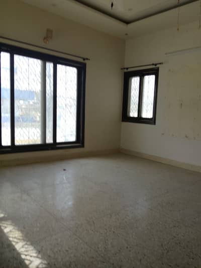 Independent House 650sq/Yd 3 Side Corner Near Patel Hospital