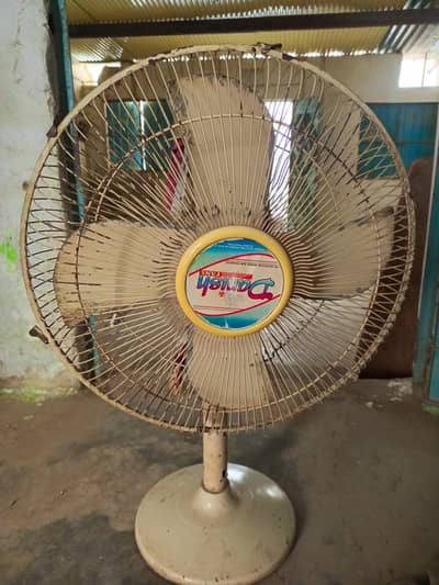 pedestal fan