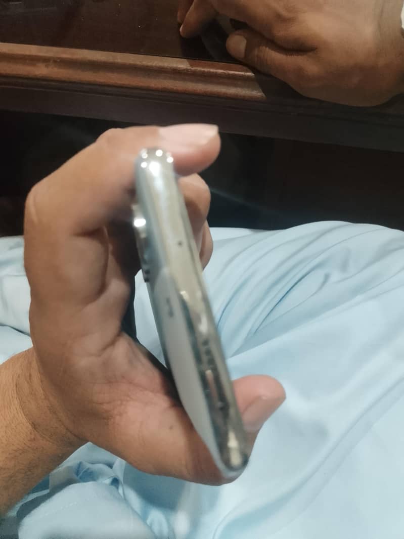 Tecno CAMON 40 Pro 1