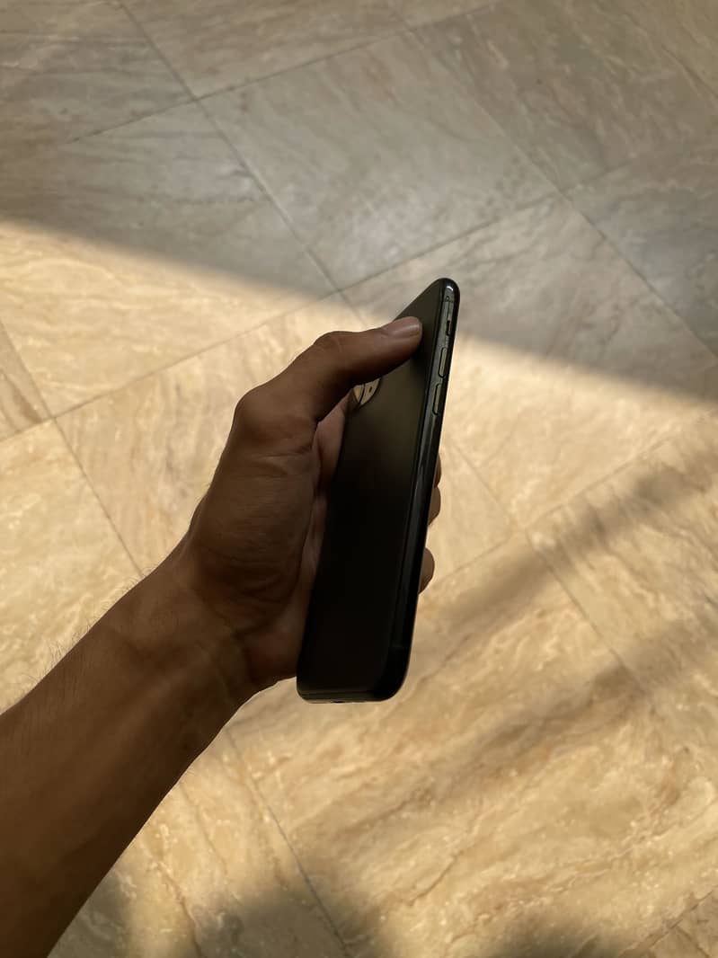 Apple iPhone 11 Pro 3