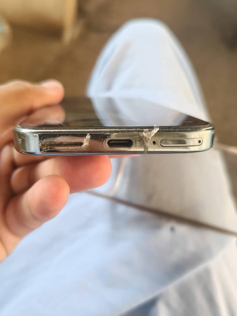 Google Pixel 9 Pro 4
