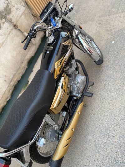Honda CG 125 self start 2026 model gold edition