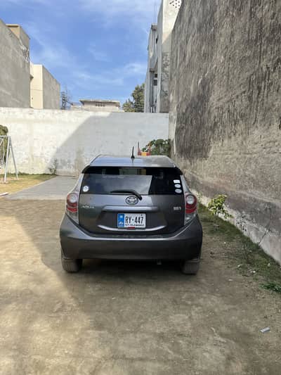 Toyota Aqua 2012