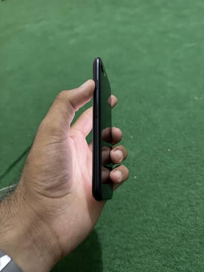 Apple iPhone SE