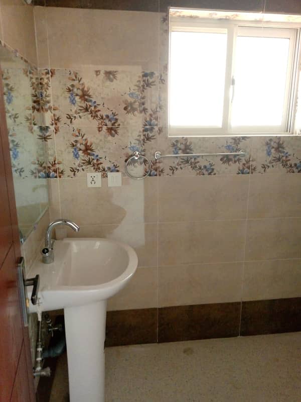 Upper Portion For Rent 8