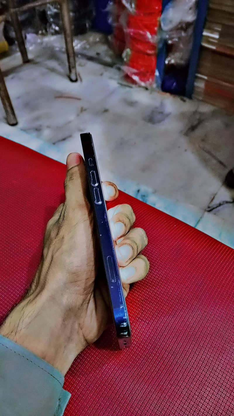 Apple iPhone 13 3
