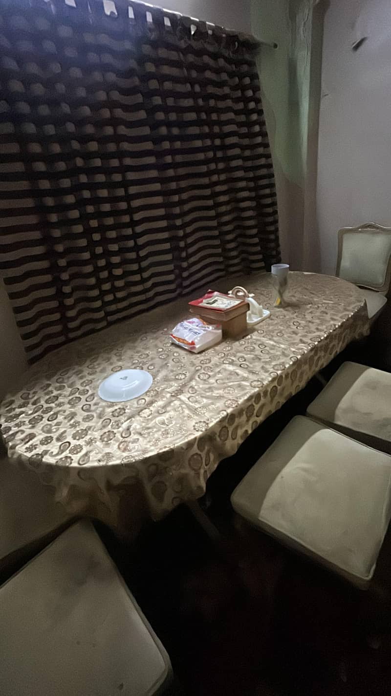 6 seater Dining table 0