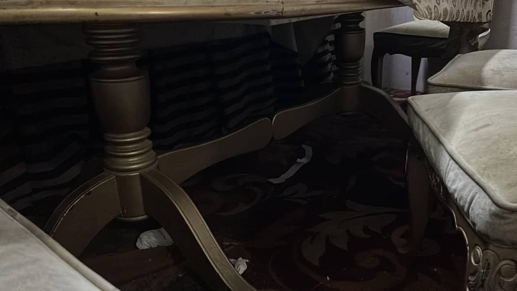 6 seater Dining table 2
