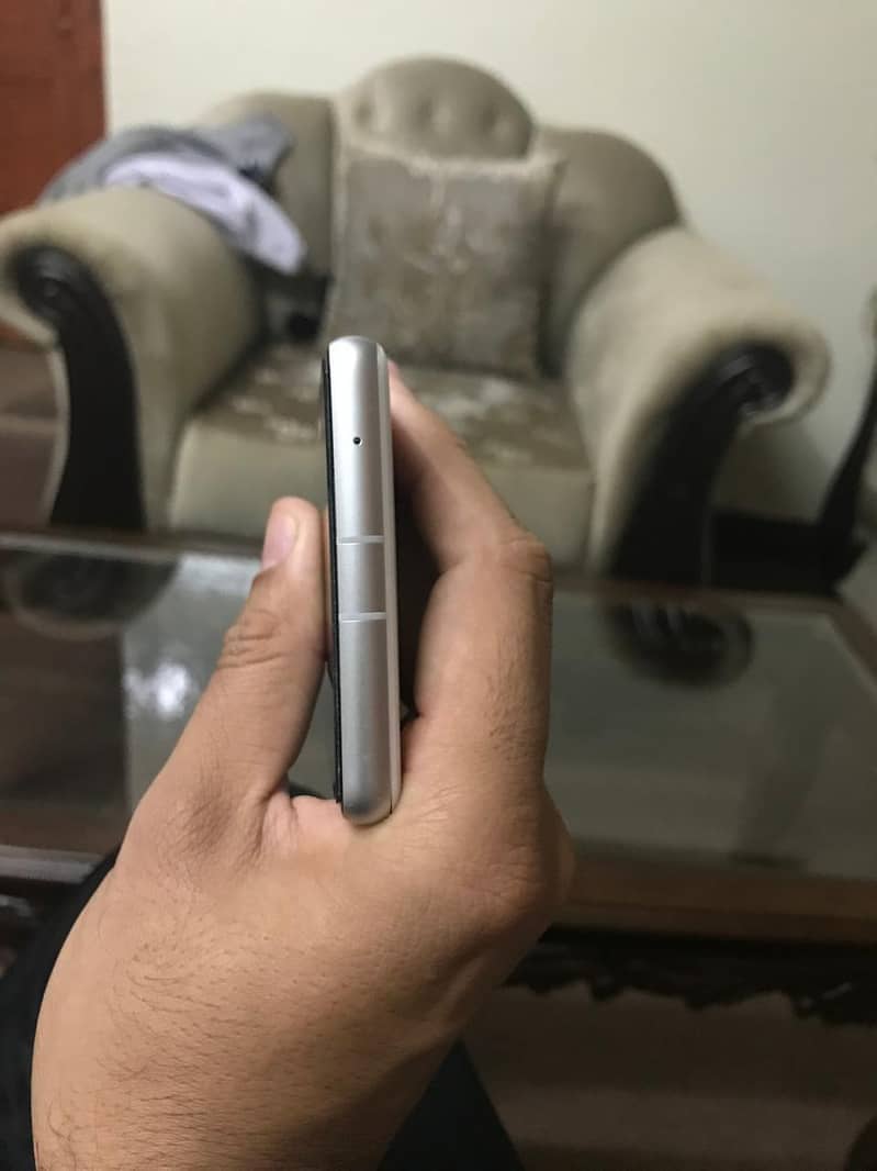 Google Pixel 7a 4
