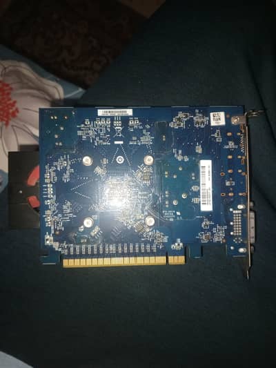 AMD Radeon R9 350 2 gb DDR5