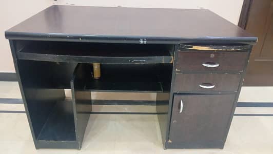 Computer table. used in good condition. price negotiable