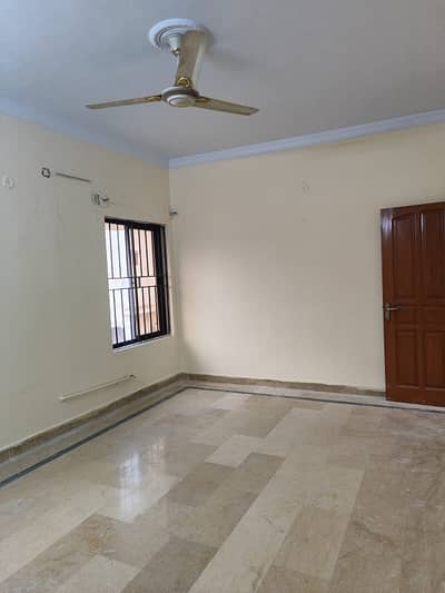 G-10/4 size 40x80 Full House 6bed 6bath Dring dining tvlounge kitchen