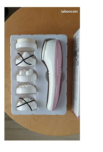 Brosse de massage pour la peau — exfoliante et nettoyante, modèle C R4528. .