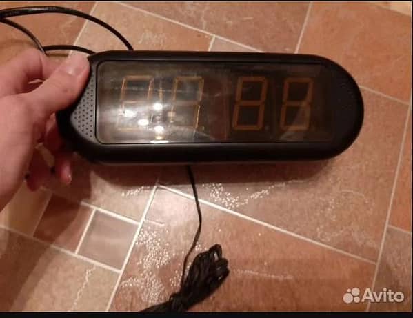 Electronic Table Clock C R4204