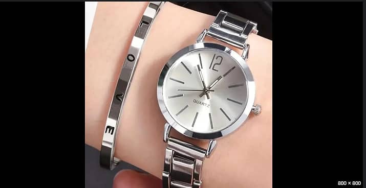 Elegant Golden-Tone Quartz Watch with White Face and Interlocking Bracelet Set – Model C A3261